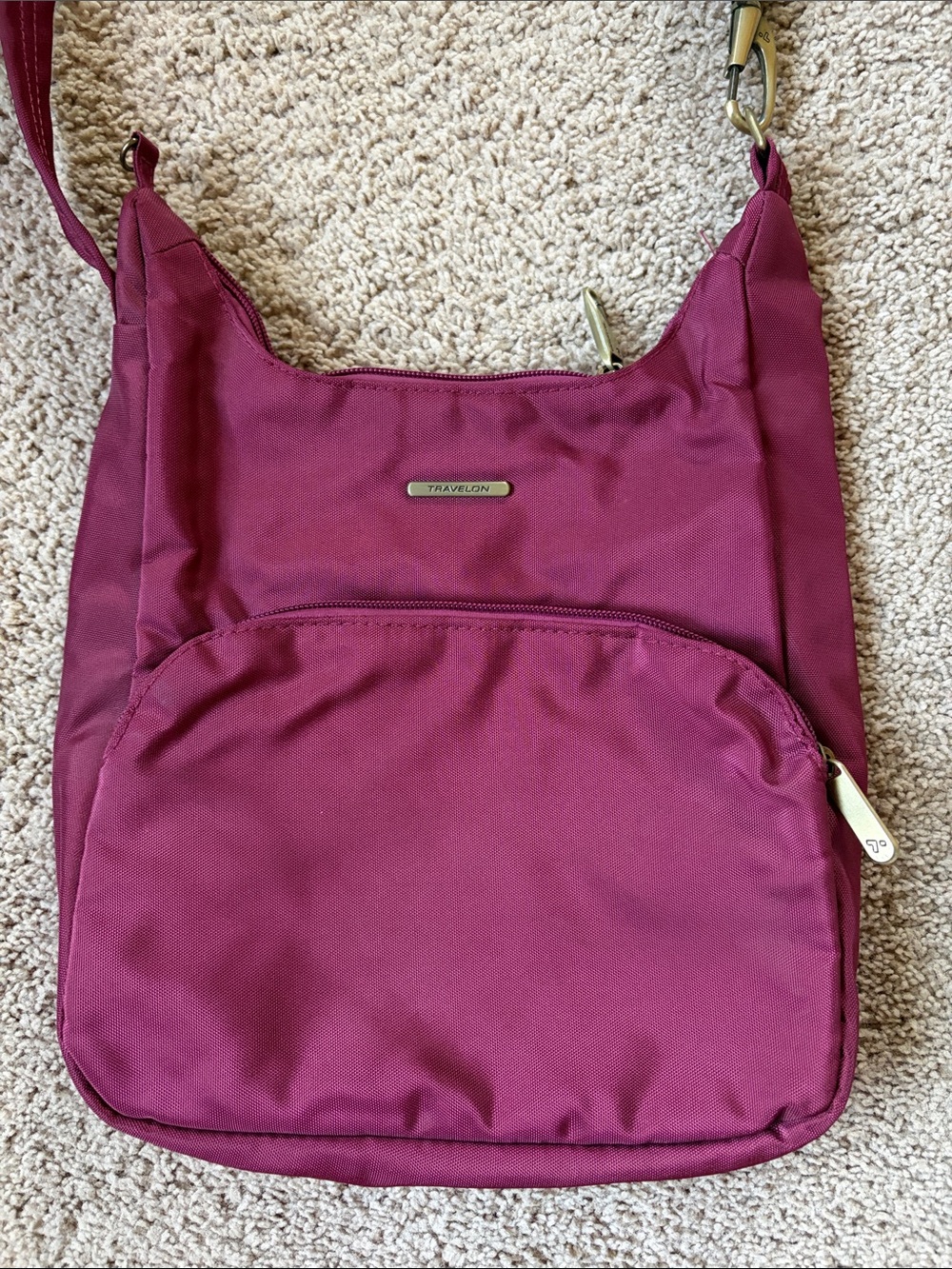 Travelon Burgundy Crossbody Messenger Bag Unisex Anti-theft RFID blocking